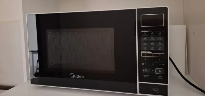 Microondas Midea 20l 