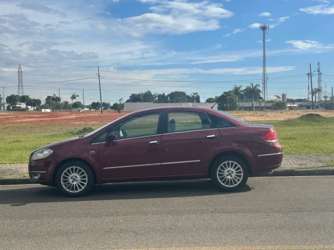 Fiat Linea Absolute 1.9/1.8 Flex Dualogic 4P 2011