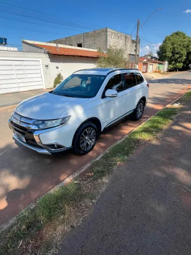 Mitsubishi Outlander 2.0 16V 160cv Aut. 2016