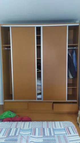 Guarda roupas, MDF, Móveis Campo Largo em excelente estado 