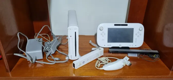 Nintendo Wii U com Wii remote/nunchuck