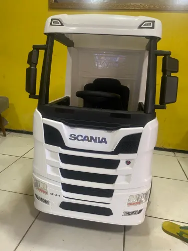 Carrinho de controle Scania