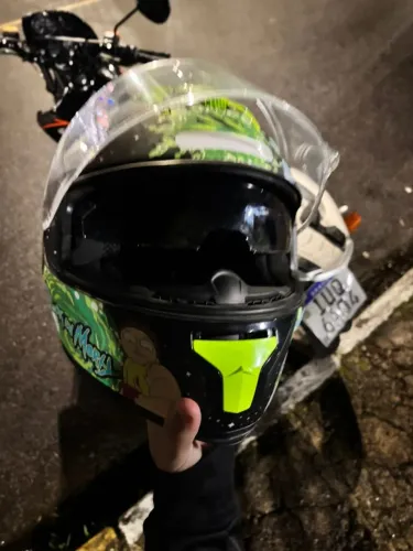 Capacete Norisk Rick and Morty Tamanho 60 Edição Limitada.