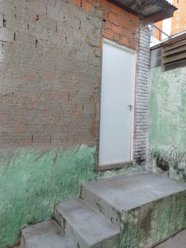 Alugo casa de fundo para comércio ou depósito próximo ao Cambuí em Campinas Sp