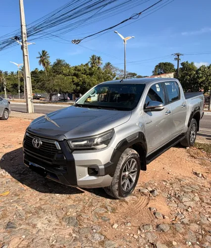 Toyota Hilux CD SR 4X4 2.8 TDI Diesel Aut. 2017