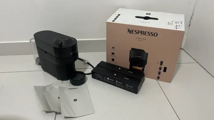    Cafeteira Nespresso Vertuo Pop - NOVA