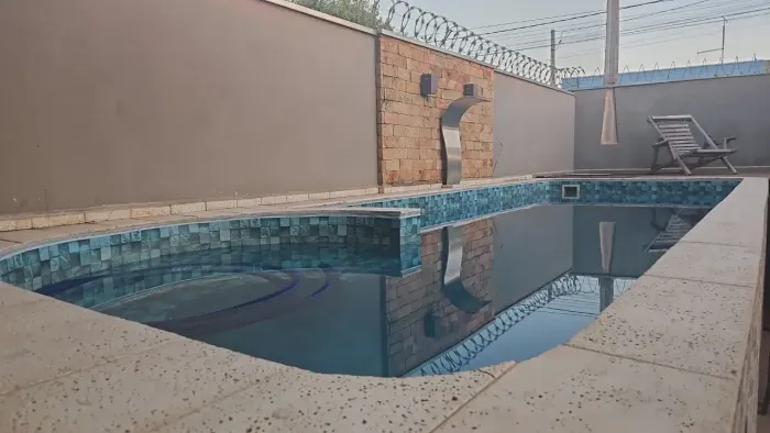 Excelente Casa no Celina Dalul com piscina aquecida, cascata, área gourmet com churrasquei