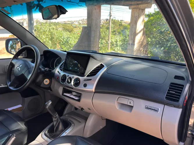 Mitsubishi L200 Tri. HLS Chrome ED. 2.4 CD Flex Mec. 2016