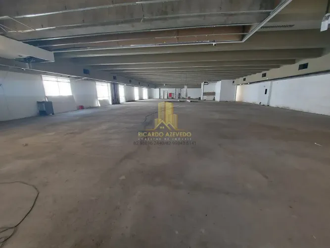 Centro de Maceió, imóvel comercial com 1.850m², 02 pavimentos, 30 vagas