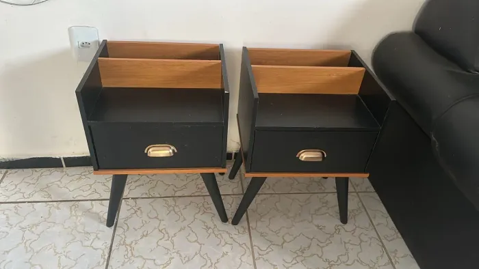 Mesinha de cabeceira