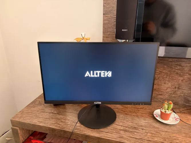 Monitor Alltek De 21,5 Full Hd Painel Va, 100 Hz, 5ms Cor Preto