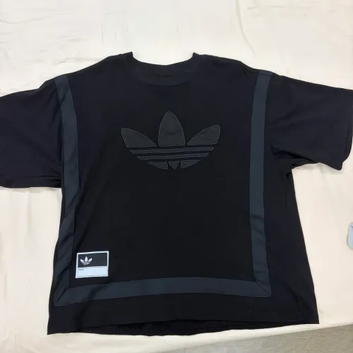 Camiseta Adidas Modelagem Boxy Oversize