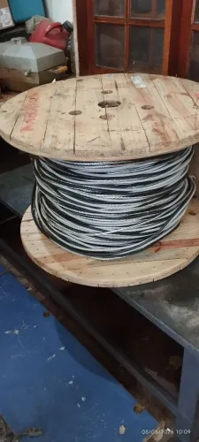 Vendo bobina de fio (trifásico).