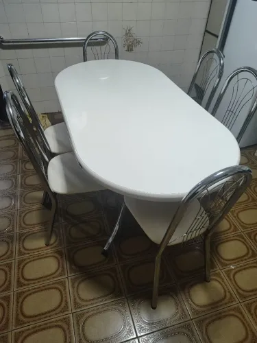 Mesa com 6 cadeiras