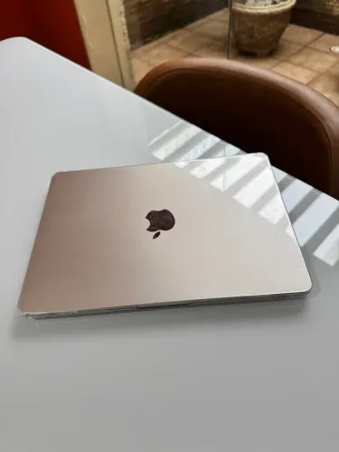 macbook air m2 8gb 2024