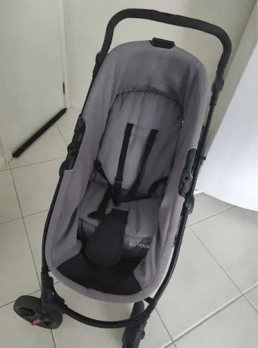 Carrinho de bebê Moisés