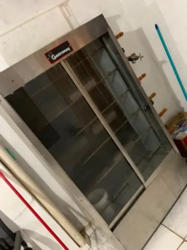 Máquina de assar frango