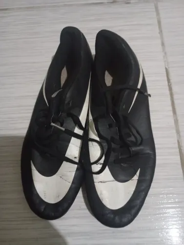 Chuteira society Nike