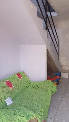 Casa com primeiro andar a venda