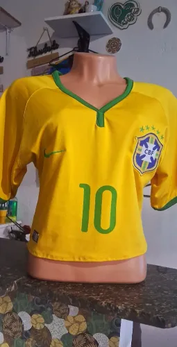 Camisa cropped  personalizada Nike Brasil feminina - veste M 