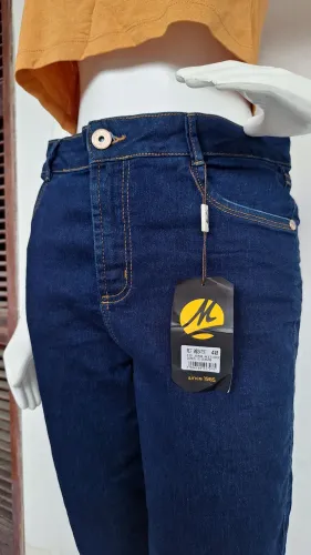 Calça jeans nova FEMININA n° 40