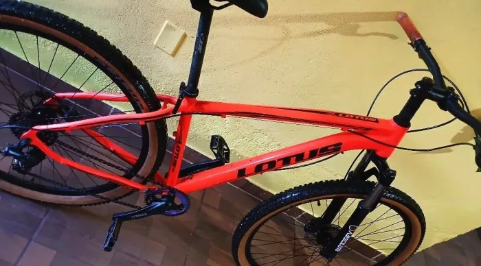 Bicicleta MTB aro 29 LOTUS