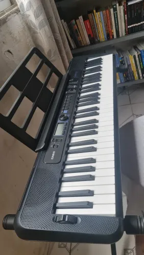 Teclado Casio CTS 300 seminovo