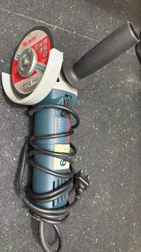 Esmerilhadeira Bosch Professional GWS 6-115 - Estado de Nova