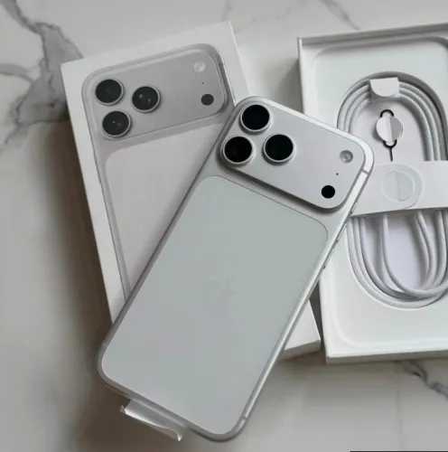 iPhone 17 pro Max meu 256GB PRATA -- com Nota Fiscal e Loja Física em Curitiba 