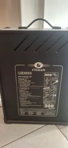 Caixa de som amplificada
