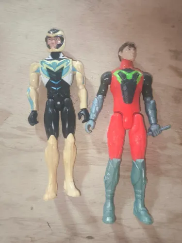 Dois bonecos Max steel
