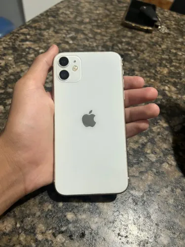 IPhone 11 128 GB MUITO NOVO