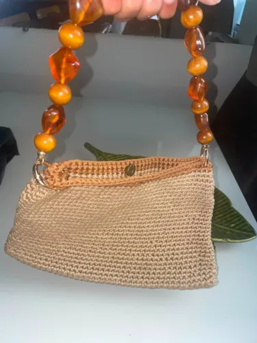 Bolsa Crochê Artesanal Marrom Caramelo - Alça Resina Marmorizada e Madeira - Chic Natural