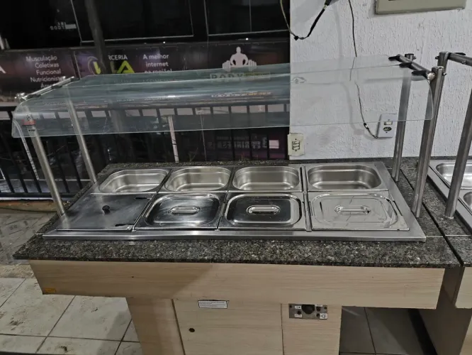 Buffet quente e frio 