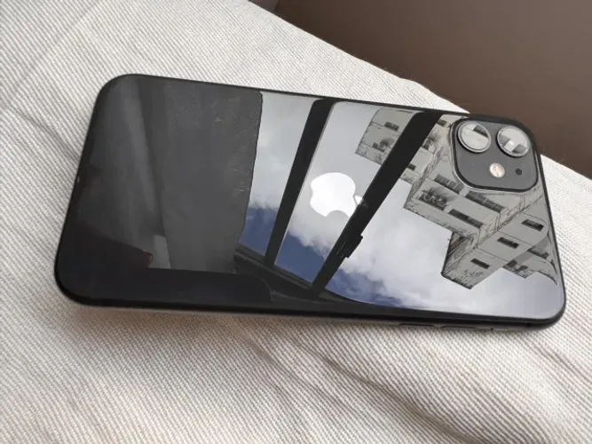 Iphone11 64gb ÚNICO DONO Saúde da bateria 87% usado apenas aos domingos na mídia da igreja