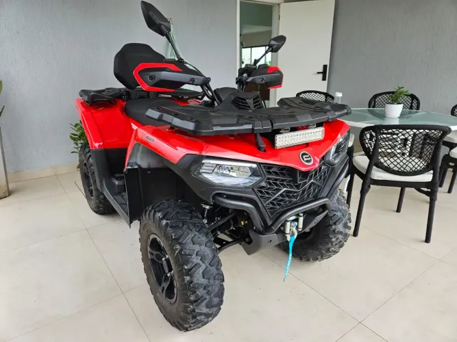 Quadriciclo Cfmoto Cforce 520L 2023 com 1.500Km!