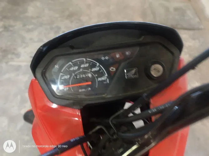 Vendo moto quero comprar um carro somente avista