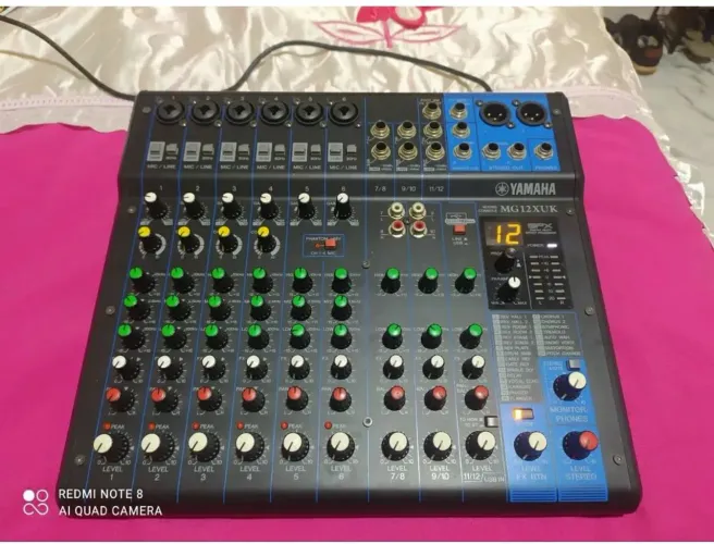 Mesa de som Yamaha mg12xuk semi nova