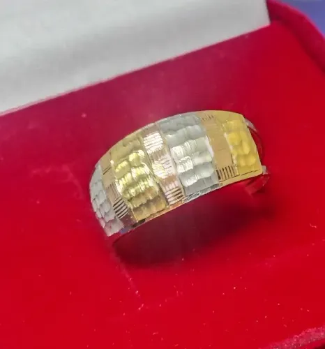 Anel 3 Cores de Ouro 18 Kilates Detalhes Ouro Branco Amarelo Vermelho Peso 1.62 Gramas