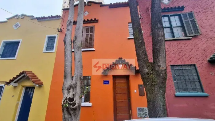 Sobrado com 3 dormitórios para locação na Liberdade