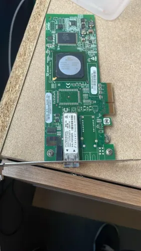 PLACA CONTROLADA QLOGIC QLE2460 PORTA UNICA PROJETADA PARA SERVIDORES 
