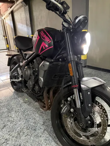 Trident 660