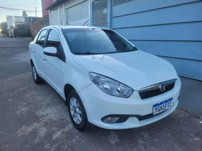 Fiat Grand Siena Attrac. 1.4 EVO F.flex 8V 2014