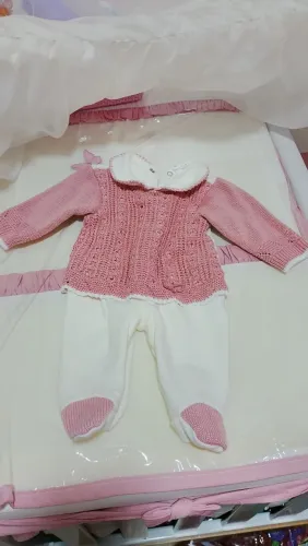 Macacão de bebê em crochê