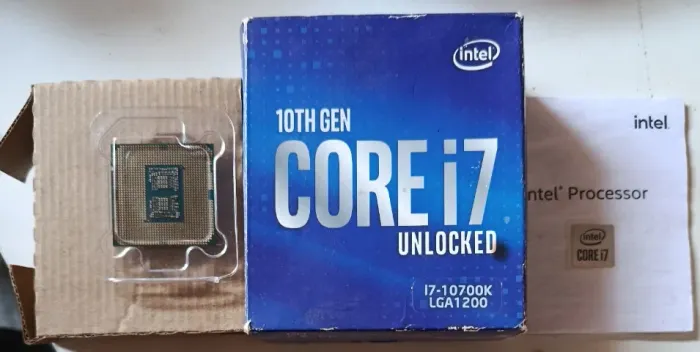 Processador Intel Core i7-10700K, 10ª geração, socket LGA1200.
