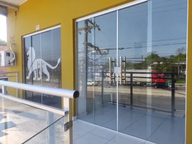 Alugo Sala comercial na Augusto Montenegro