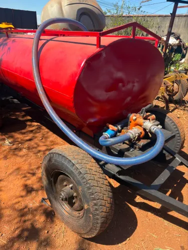 Tanque de água trator com bomba