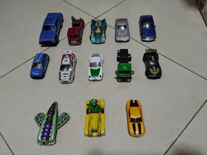 Coleção miniaturas 1/43 aprox. raridades 50,00 cada