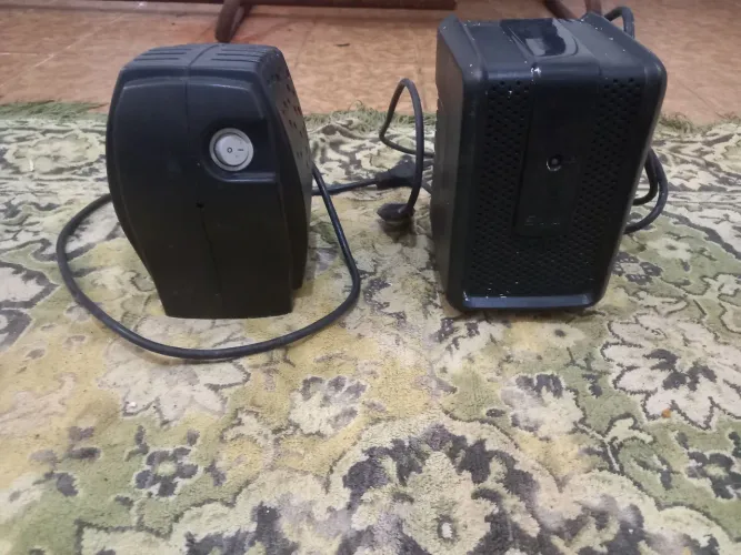 TENHO 2 ESTABILIZADORES SEMINOVOS PARA TROCAR EM MESAS DE SOM E COMPUTADORES E NOTEBOOKS