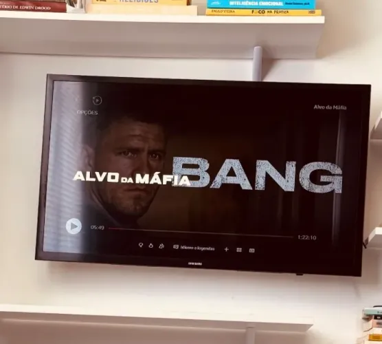 TV Samsung 32" LED - Excelente Estado (Com Controle Remoto)